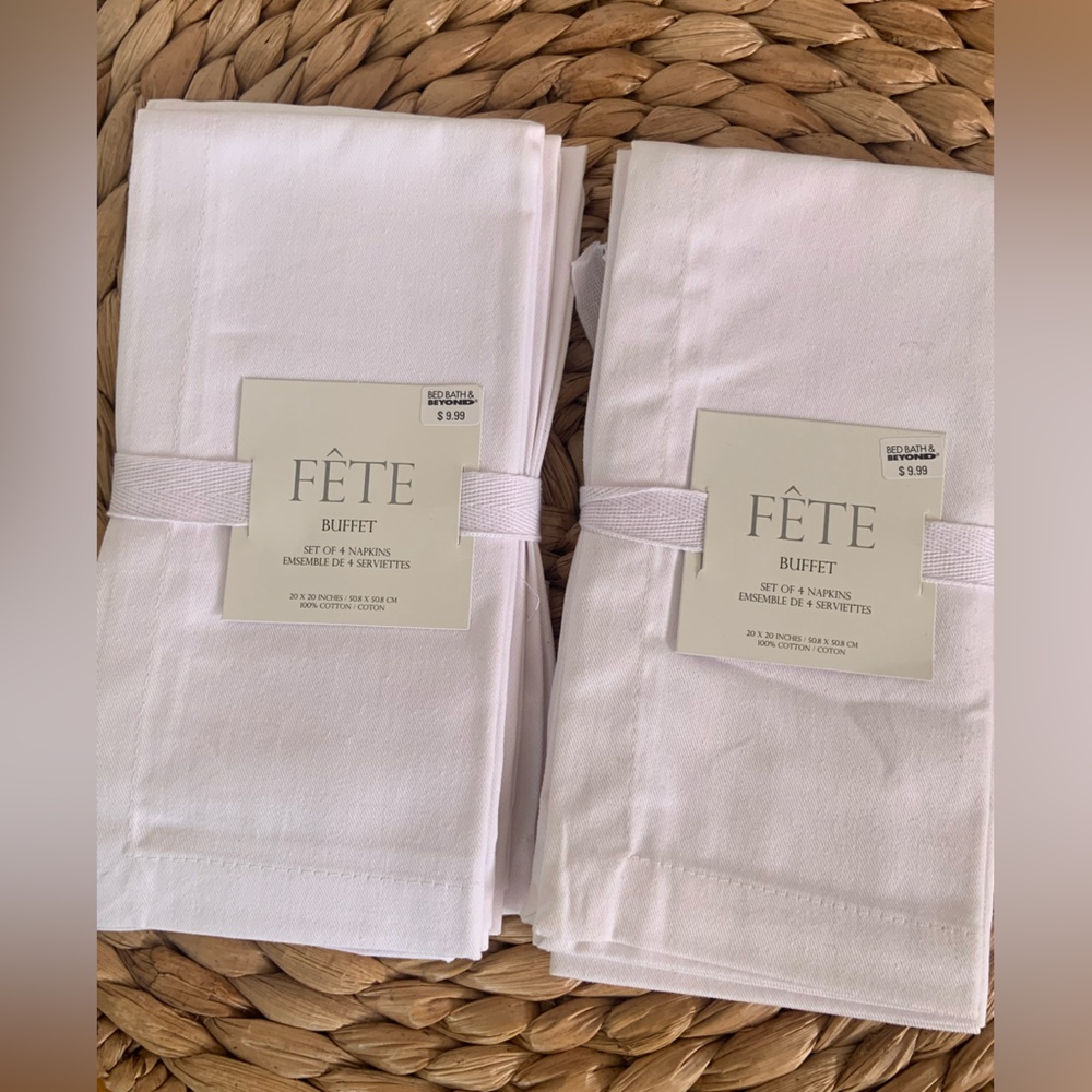 NWT 2 sets of white cotton napkins